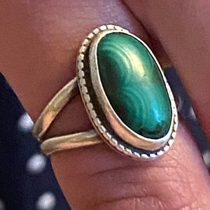 🌴Native American sterling silver & Malachite Ring